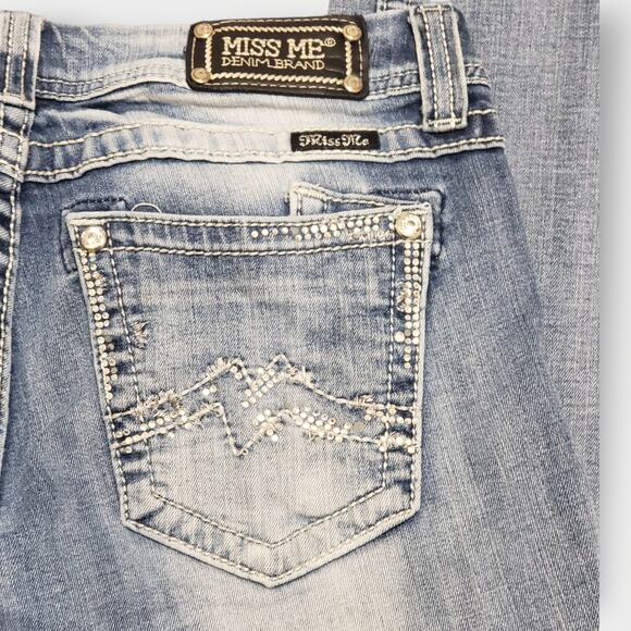 Miss Me Straight Leg Low Rise Jeans Sz 31 Rhinestone Light Wash Y2K Casual - Picture 2 of 13